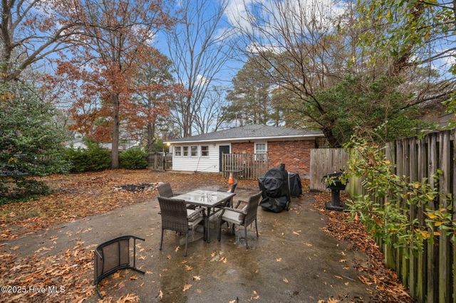 800 Willow Street, Greenville, NC 27858