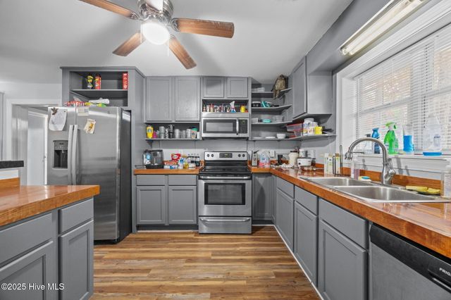 800 Willow Street, Greenville, NC 27858