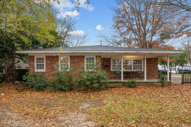 800 Willow Street, Greenville, NC 27858