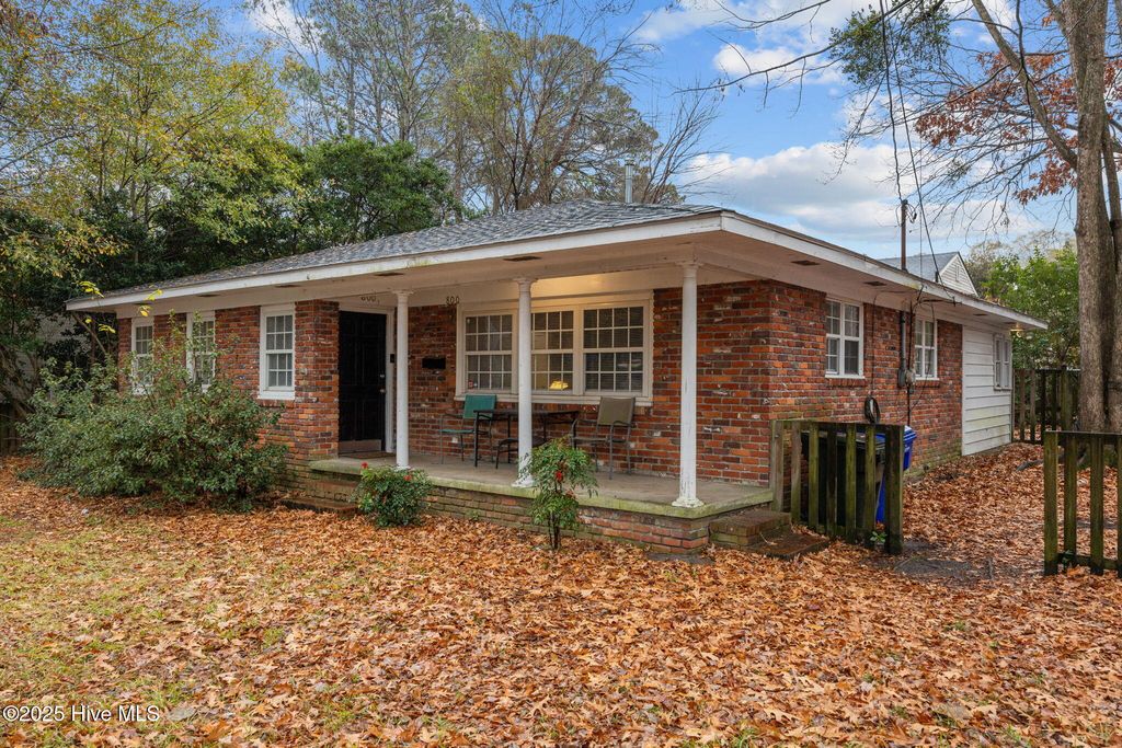 800 Willow Street, Greenville, NC 27858