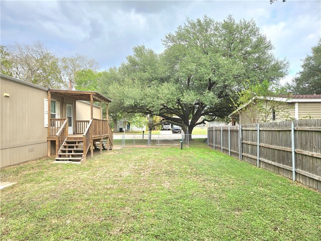 304 S. Moore Street, Caldwell, TX 77836