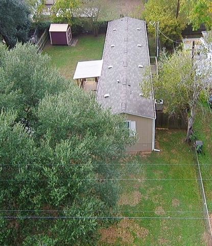 304 S. Moore Street, Caldwell, TX 77836