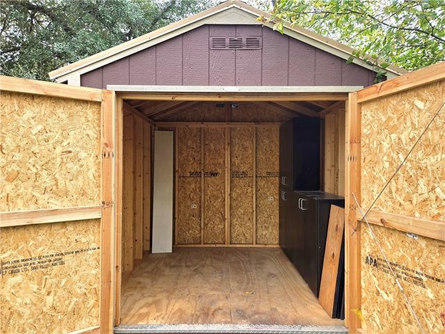 304 S. Moore Street, Caldwell, TX 77836