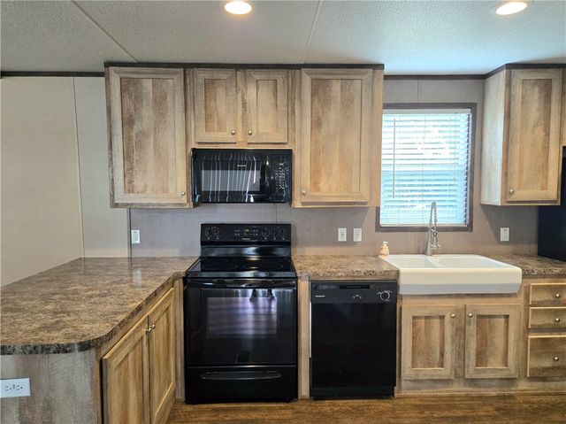 304 S. Moore Street, Caldwell, TX 77836