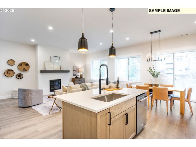 16245 Nw HOLMAN Way L102, Portland, OR 97229