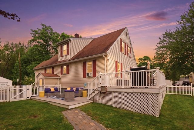 10 Gloucester St, Methuen, MA 01844