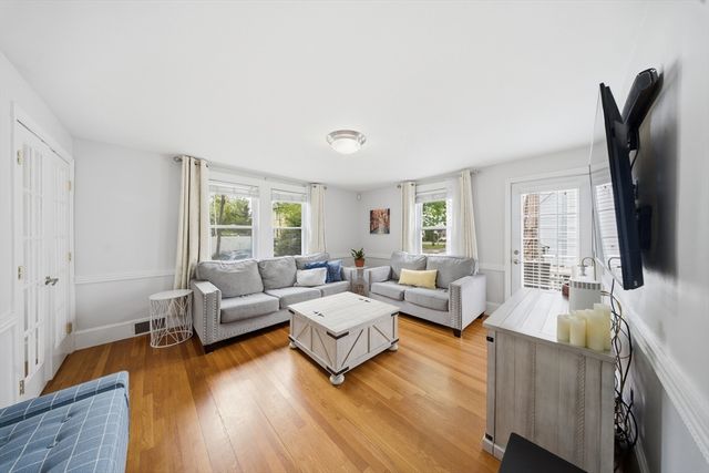 10 Gloucester St, Methuen, MA 01844