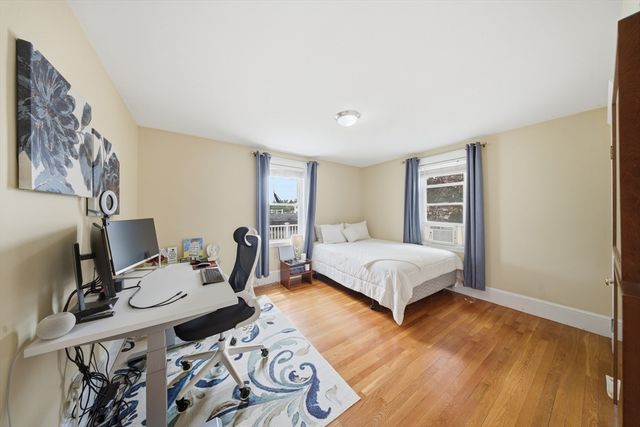 10 Gloucester St, Methuen, MA 01844