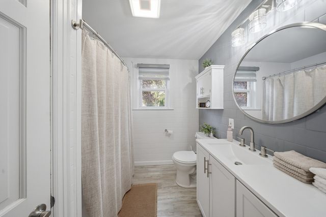 10 Gloucester St, Methuen, MA 01844