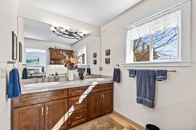 736 Frances Lane, Ashland, OR 97520