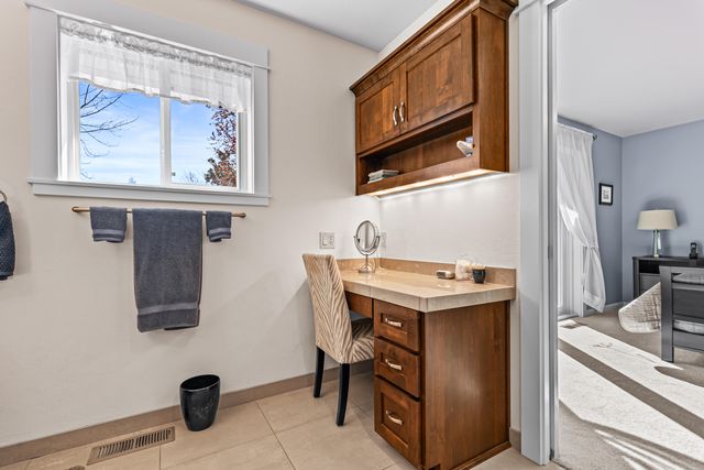 736 Frances Lane, Ashland, OR 97520