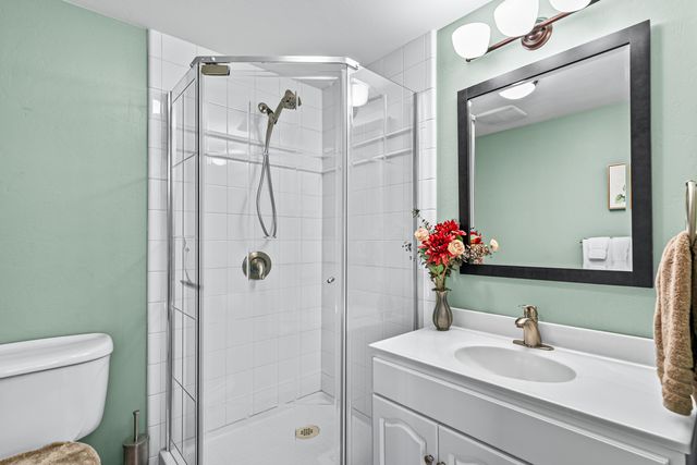 736 Frances Lane, Ashland, OR 97520