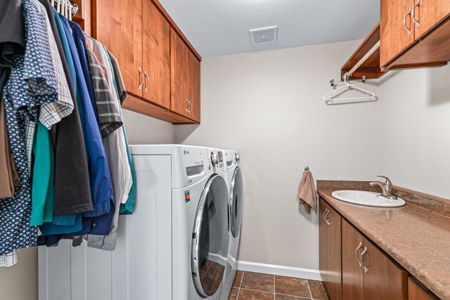 736 Frances Lane, Ashland, OR 97520