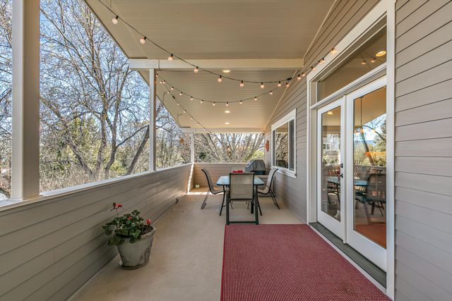 736 Frances Lane, Ashland, OR 97520