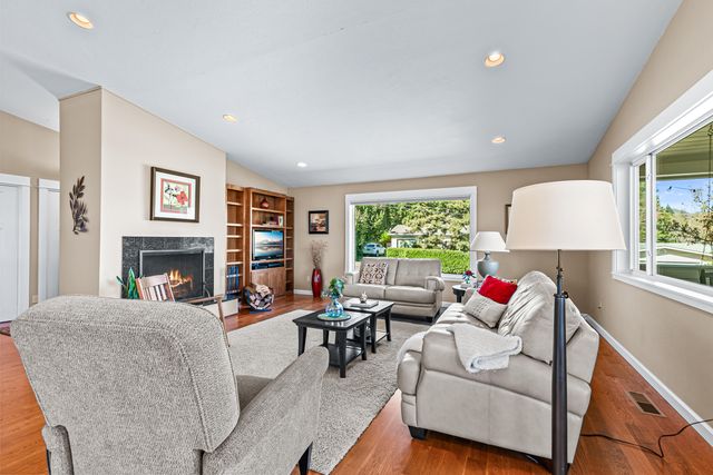 736 Frances Lane, Ashland, OR 97520