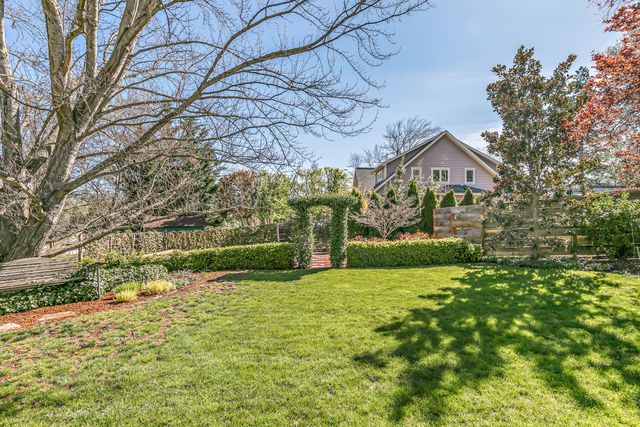 736 Frances Lane, Ashland, OR 97520