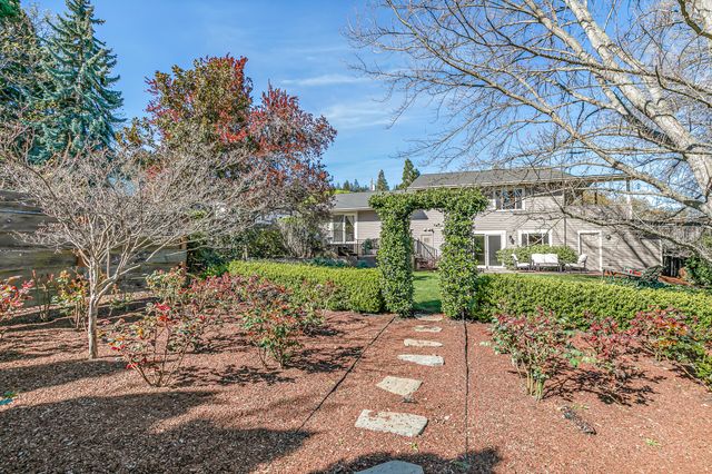 736 Frances Lane, Ashland, OR 97520