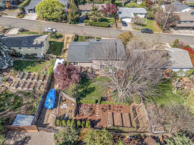 736 Frances Lane, Ashland, OR 97520