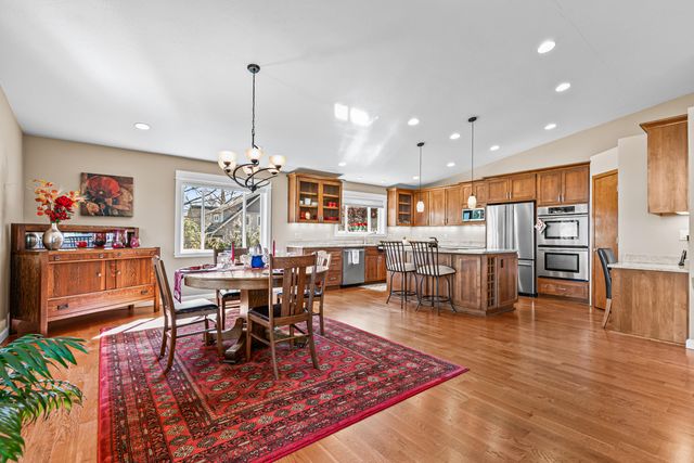 736 Frances Lane, Ashland, OR 97520