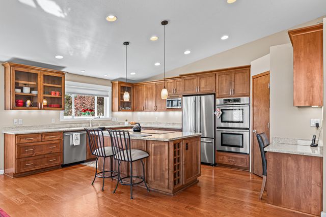 736 Frances Lane, Ashland, OR 97520