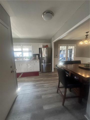 12801 E 49th Terrace, Independence, MO 64055