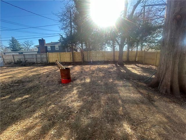 12801 E 49th Terrace, Independence, MO 64055