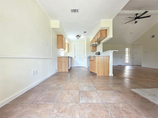 7915 Woodsman Trail, Houston, TX 77040