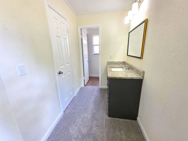 7915 Woodsman Trail, Houston, TX 77040