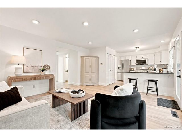 7572 S Rosemary Cir, Englewood, CO 80112