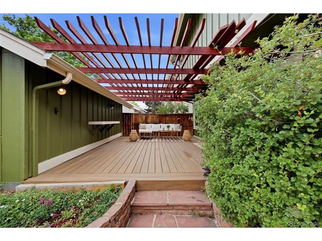7572 S Rosemary Cir, Englewood, CO 80112