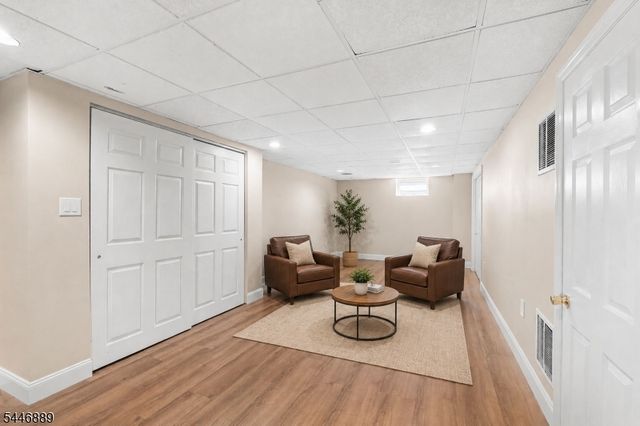 195 Beekman Ln, Hillsborough Twp., NJ 08844