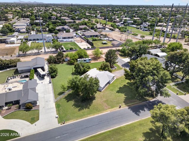 15623 E CHAPALA Street, Gilbert, AZ 85234