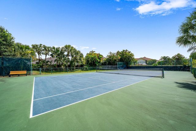 2707 Biarritz Drive, Palm Beach Gardens, FL 33410