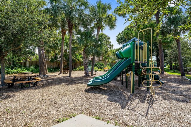 2707 Biarritz Drive, Palm Beach Gardens, FL 33410