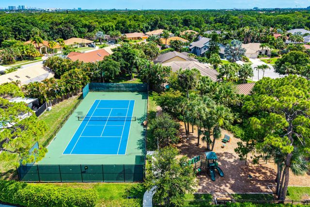 2707 Biarritz Drive, Palm Beach Gardens, FL 33410