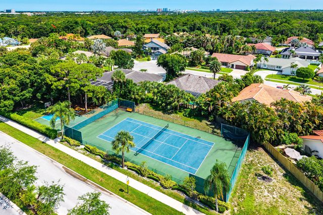 2707 Biarritz Drive, Palm Beach Gardens, FL 33410