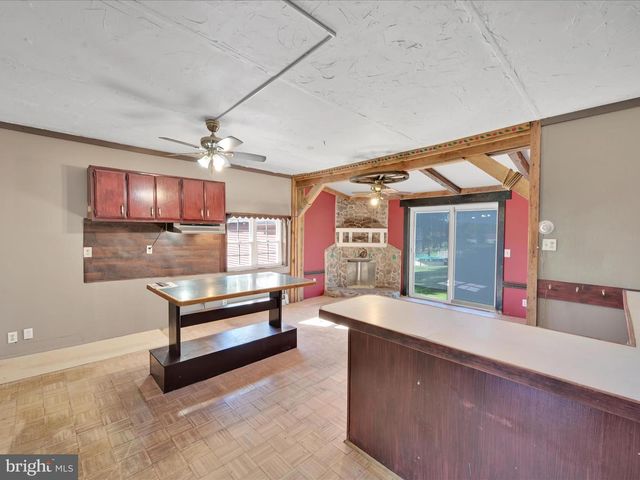 722 E MOUNTAIN RD, Hegins, PA 17938