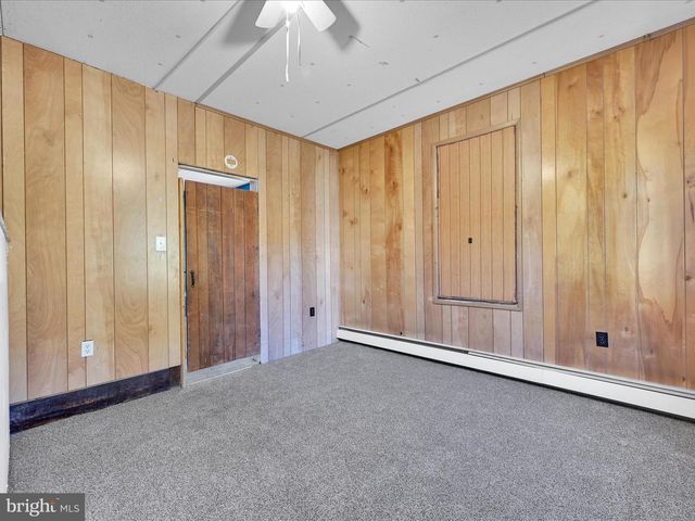 722 E MOUNTAIN RD, Hegins, PA 17938