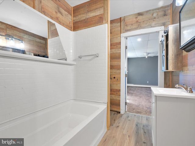 722 E MOUNTAIN RD, Hegins, PA 17938