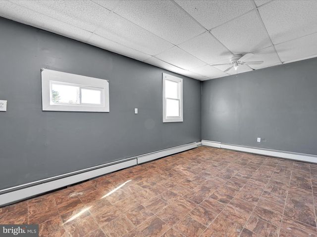 722 E MOUNTAIN RD, Hegins, PA 17938