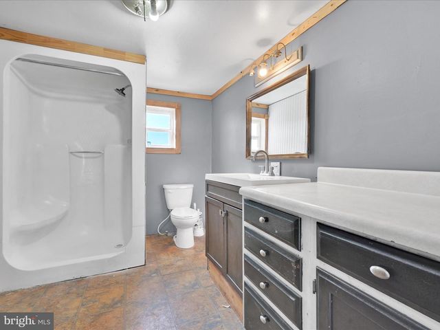 722 E MOUNTAIN RD, Hegins, PA 17938