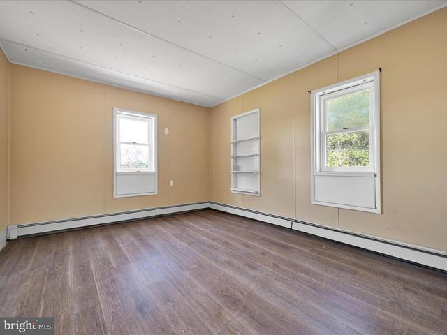 722 E MOUNTAIN RD, Hegins, PA 17938