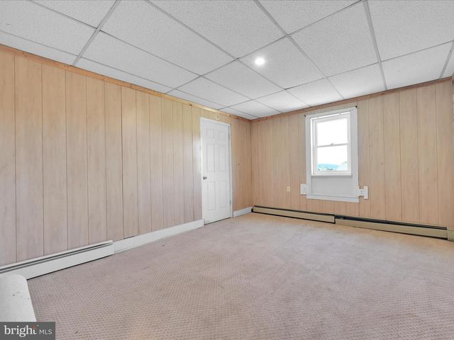 722 E MOUNTAIN RD, Hegins, PA 17938