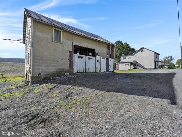 722 E MOUNTAIN RD, Hegins, PA 17938