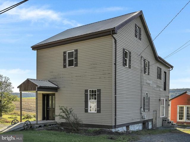 722 E MOUNTAIN RD, Hegins, PA 17938