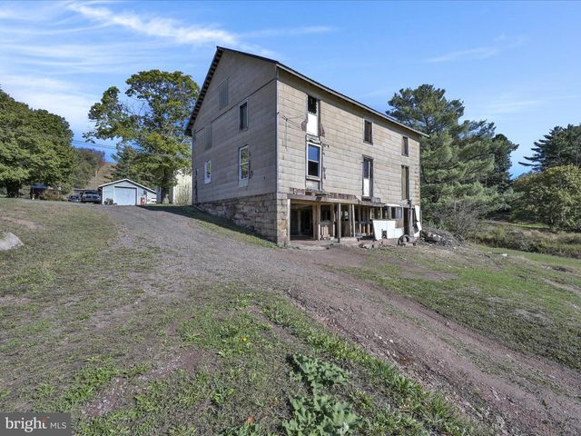 722 E MOUNTAIN RD, Hegins, PA 17938