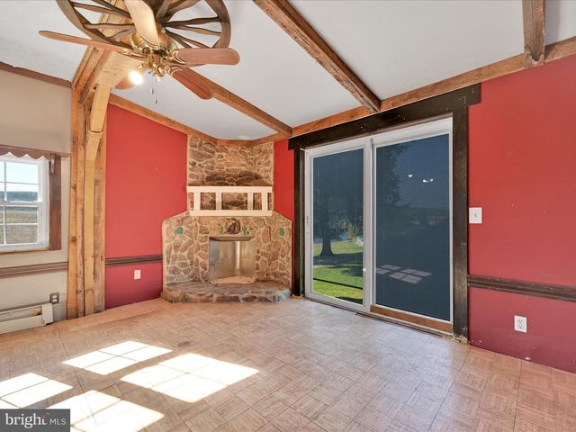 722 E MOUNTAIN RD, Hegins, PA 17938