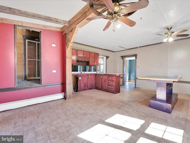 722 E MOUNTAIN RD, Hegins, PA 17938