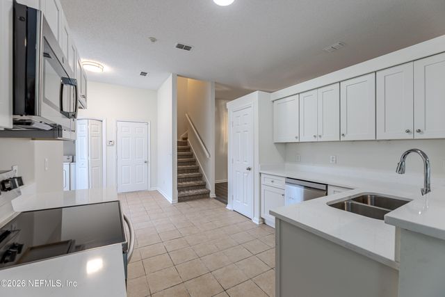 9332 MILL SPRINGS Drive, Jacksonville, FL 32257