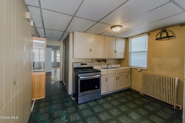 34 Hampton Street, Albany, NY 12209